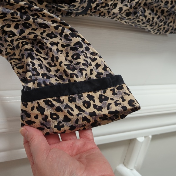 Leopard Print Negligee With Matching Robe - Picture 6 of 8